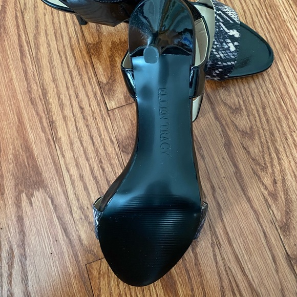 Shoes - Picture 5 of 8